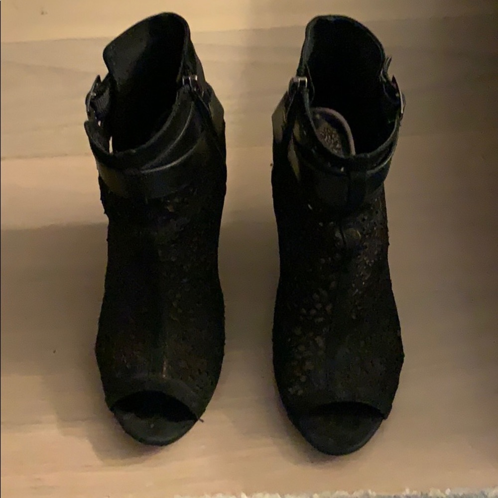 Vince Camuto black heels size 8